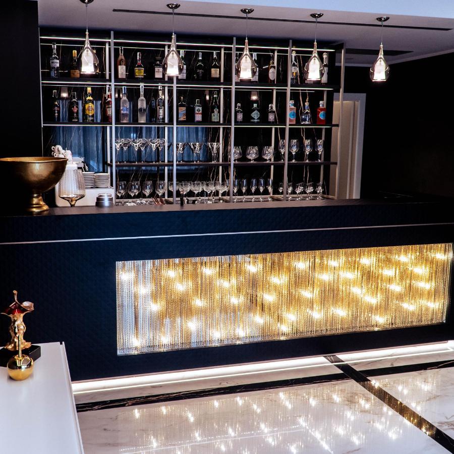 Hotel De Amicis Moglia Екстериор снимка