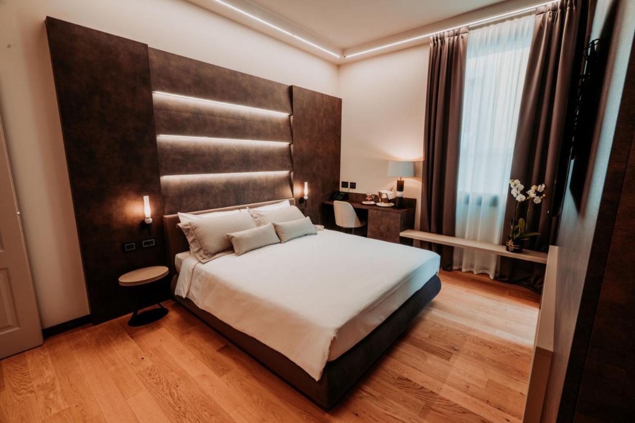 Hotel De Amicis Moglia Екстериор снимка